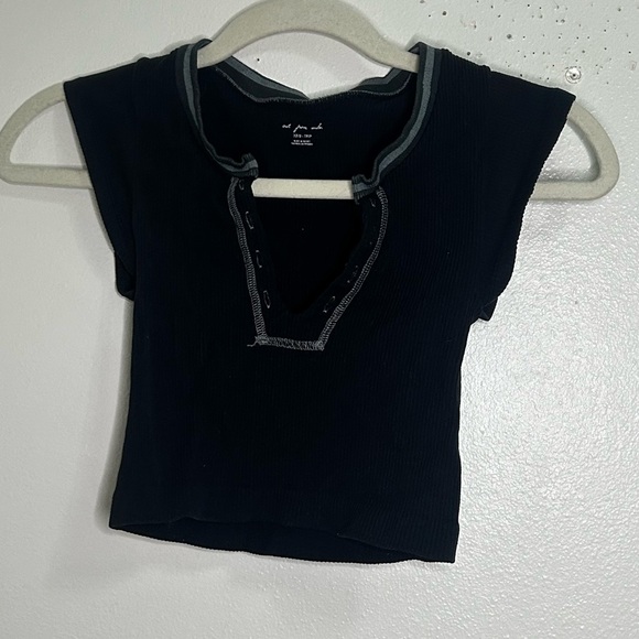 Urban Outfitters Tops - Urban Outfitters stretchy ribbed cropped top